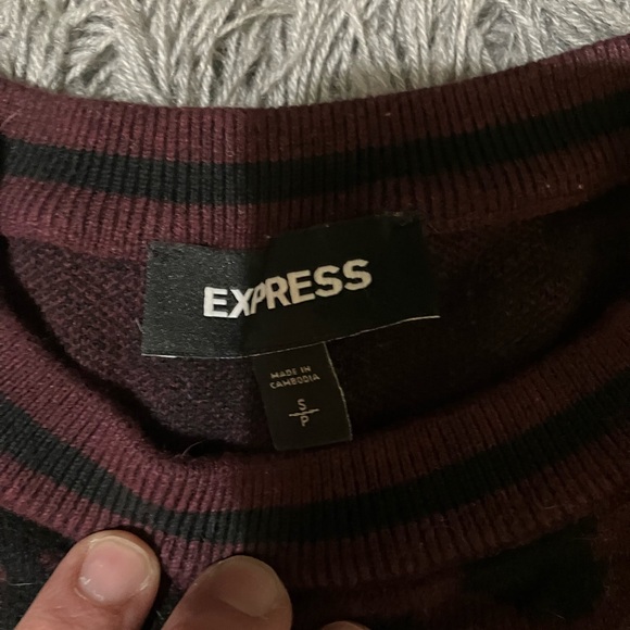 Express Men's reddish color and Black Patterned Crewneck Sweater - Picture 2 of 5